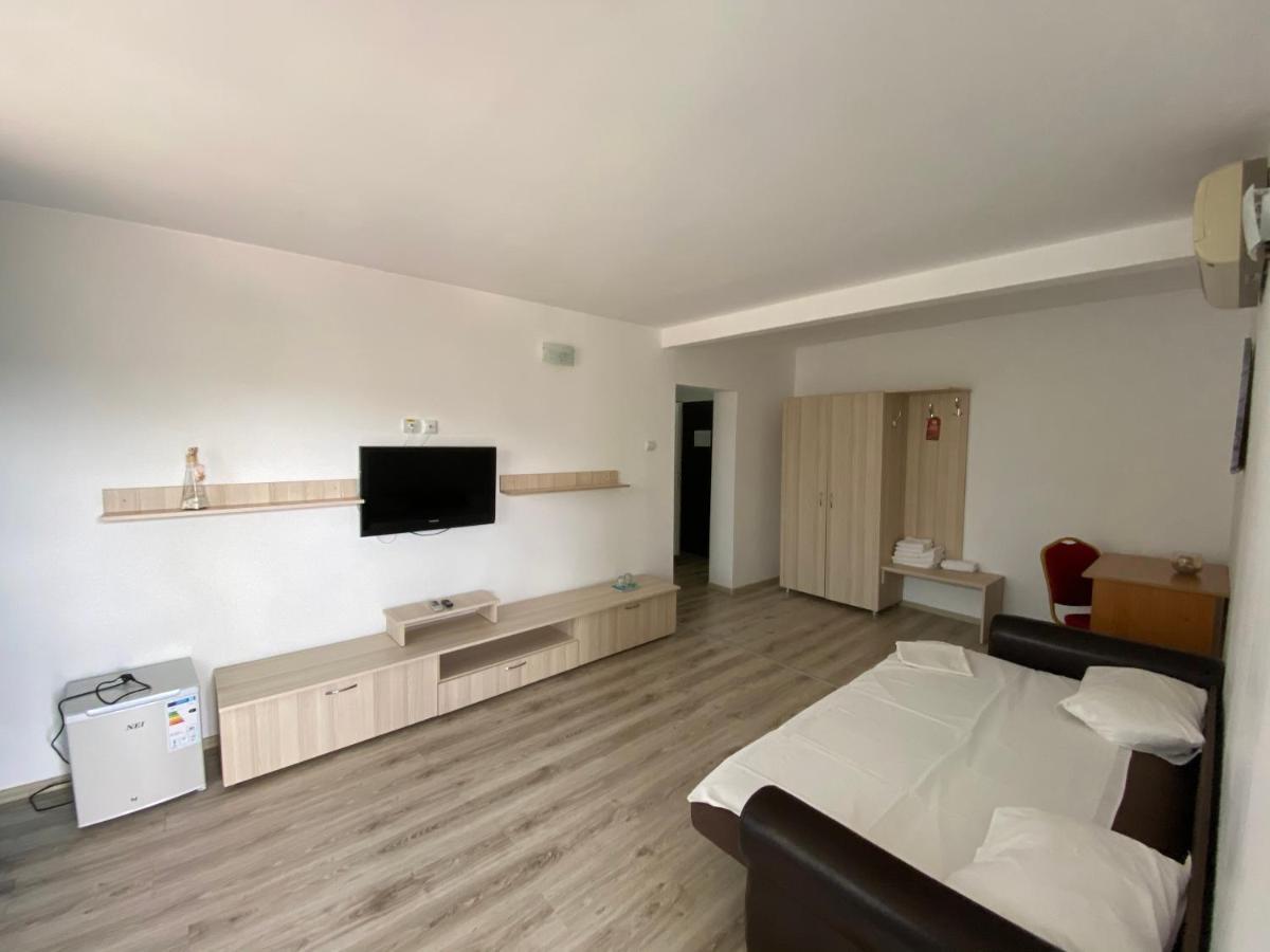 Q Hotel Neptun Buitenkant foto