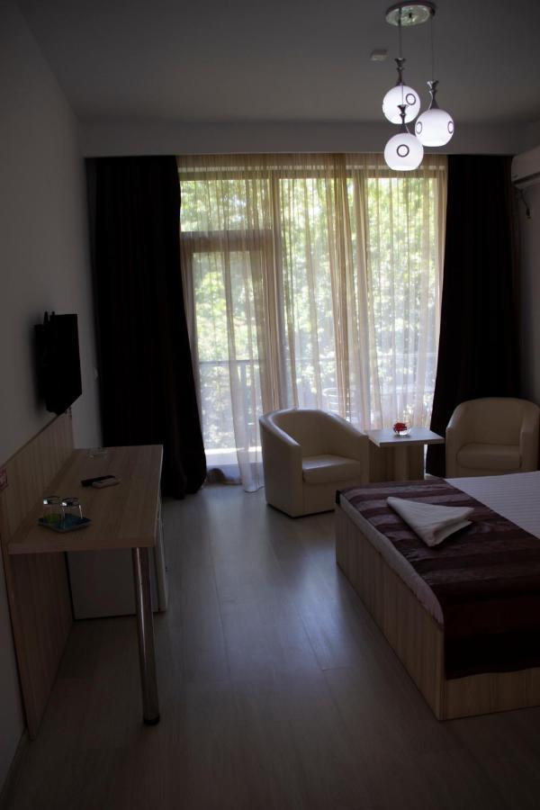 Q Hotel Neptun Buitenkant foto