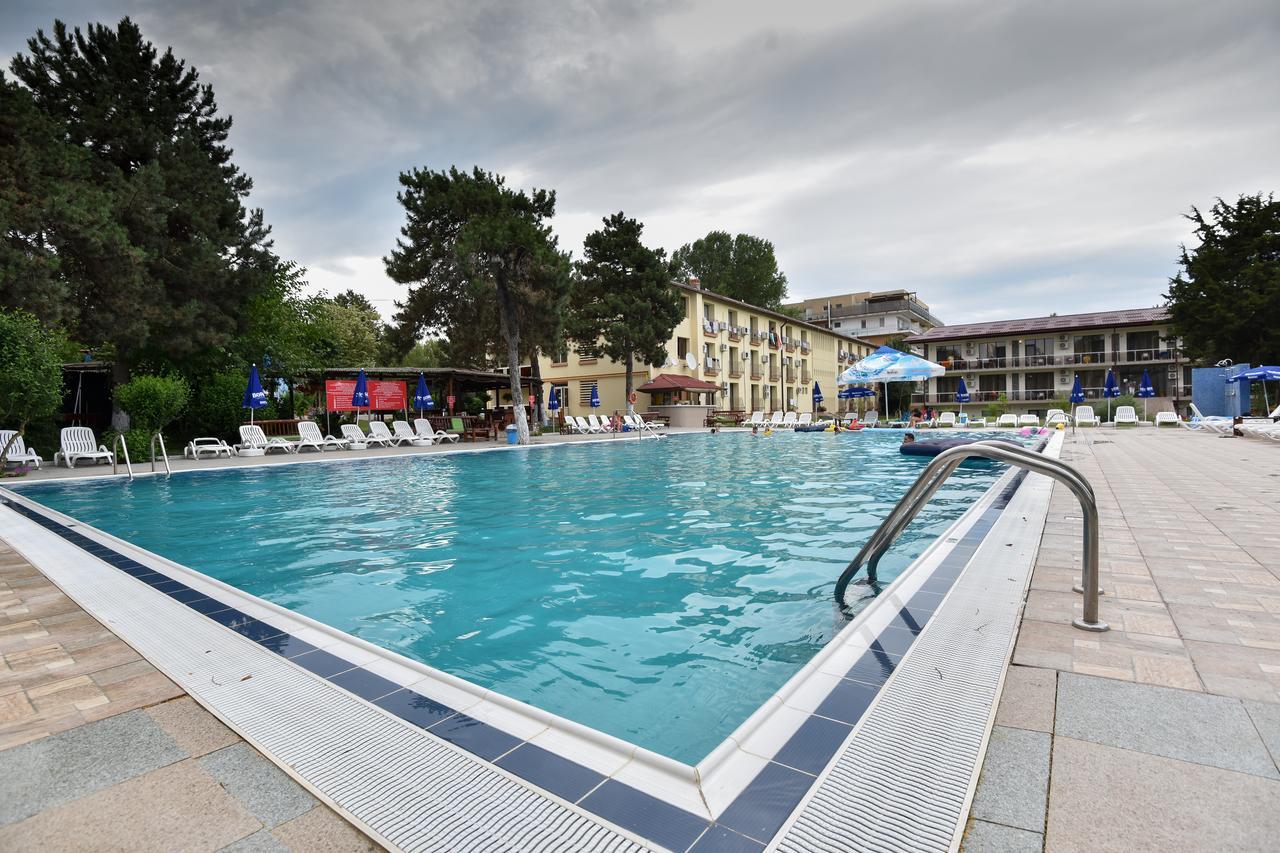 Q Hotel Neptun Buitenkant foto