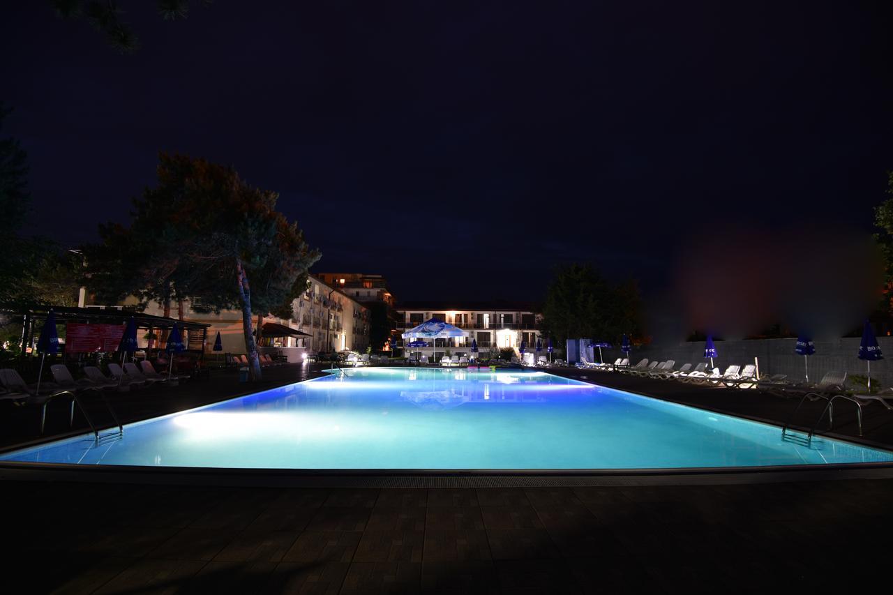 Q Hotel Neptun Buitenkant foto